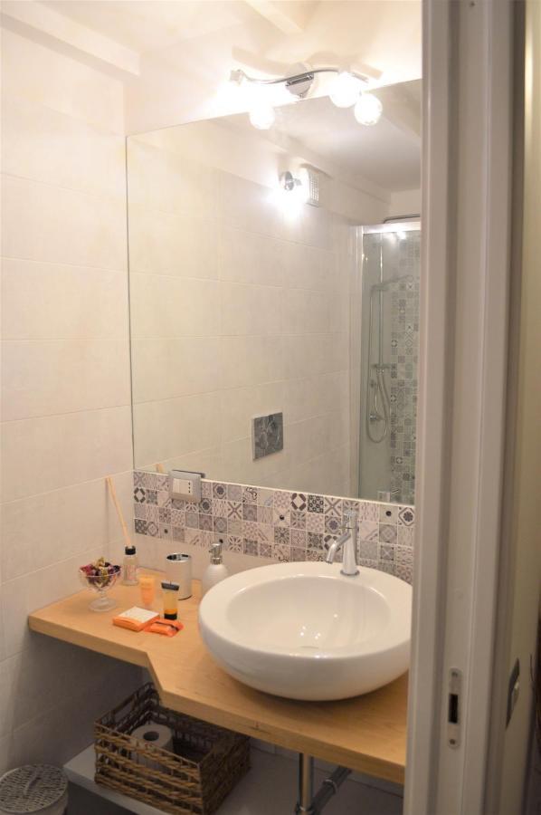 Domu 600 - Suite Mini Appartamento Cagliari Centro Storico Exterior foto